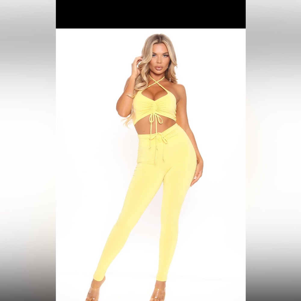 Watch me flex, rutched, legging set from fashion nova medium